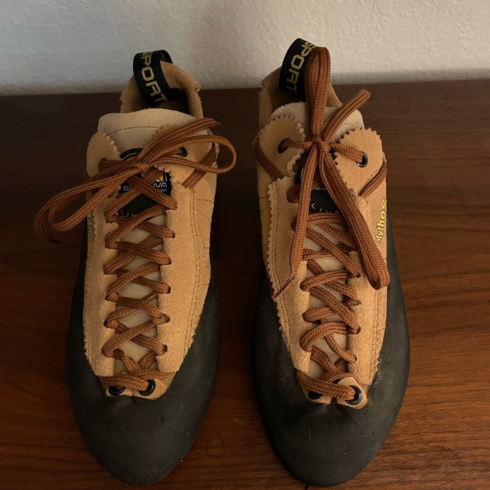 La Sportiva Mythos Unisex Climbing Shoes